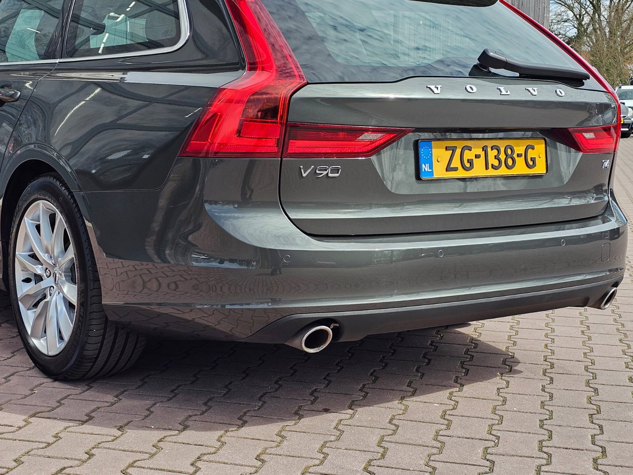 Volvo V90