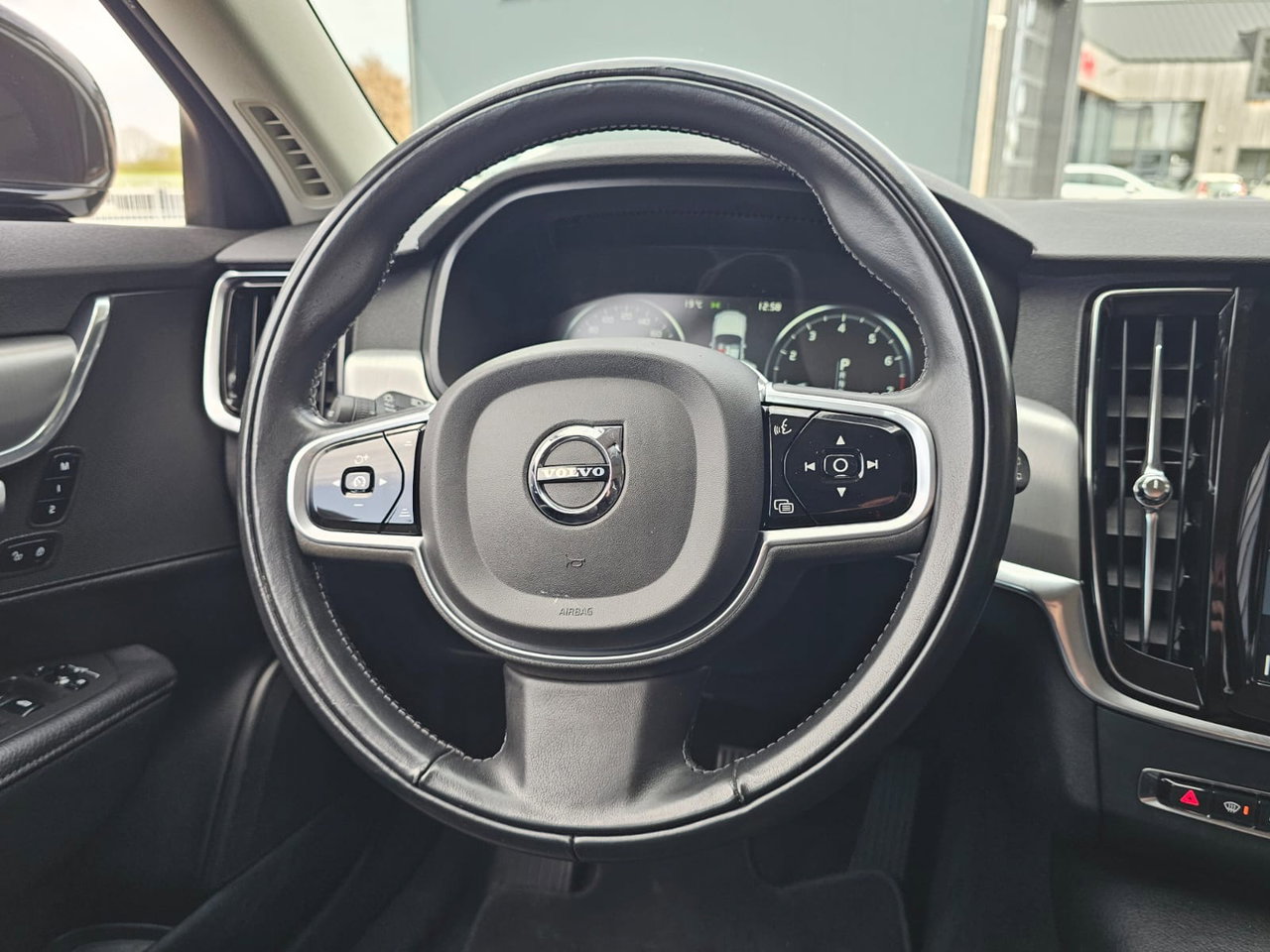 Volvo V90