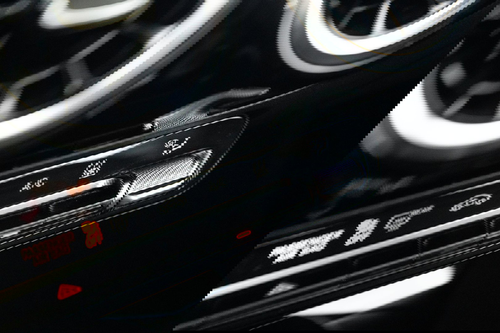 Mercedes-Benz A-Klasse 250 e Business Line AUTOMAAT / LEDER / CRUISE CONTROLE / CAMERA / CARPLAY