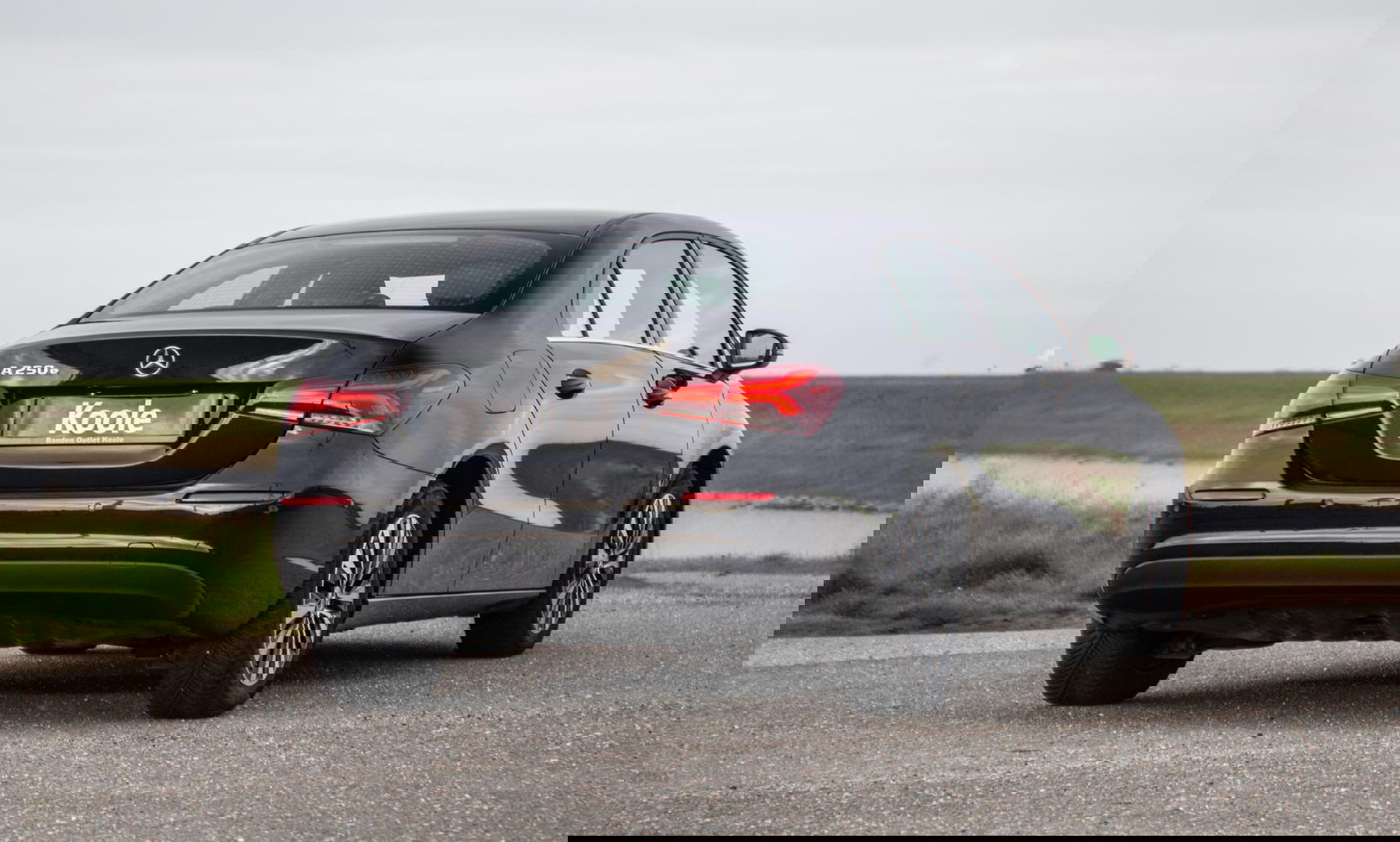 Mercedes-Benz A-Klasse 250 e Business Line AUTOMAAT / LEDER / CRUISE CONTROLE / CAMERA / CARPLAY