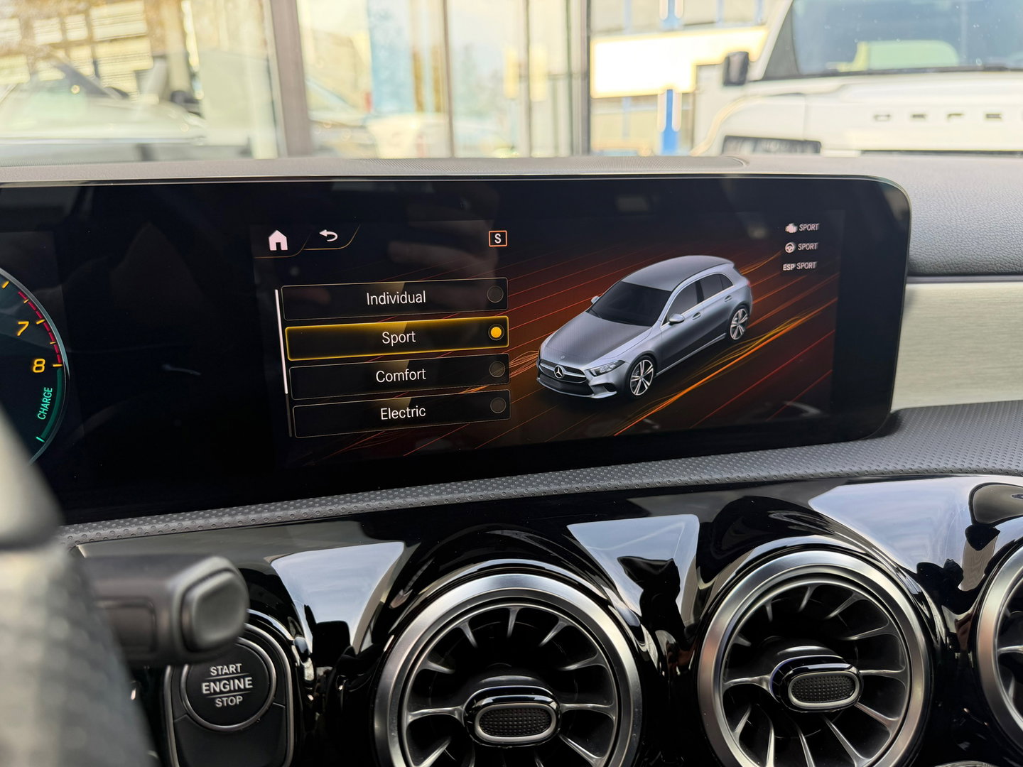 Mercedes-Benz A-Klasse 250 e AMG Pano|Memory|Ambientlight|ACC|218PK