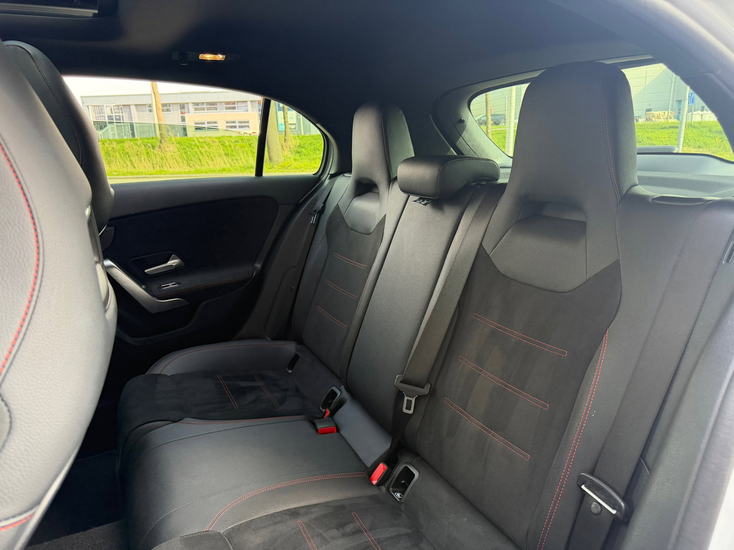 Mercedes-Benz A-Klasse 250 e AMG Pano|Memory|Ambientlight|ACC|218PK