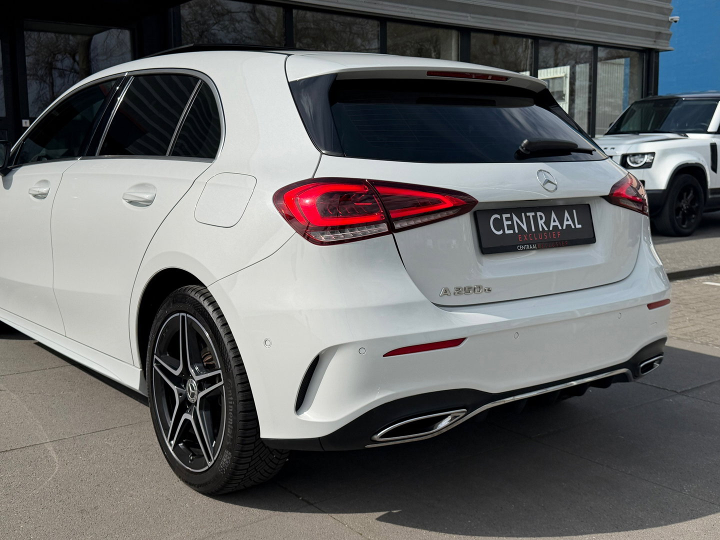 Mercedes-Benz A-Klasse 250 e AMG Pano|Memory|Ambientlight|ACC|218PK