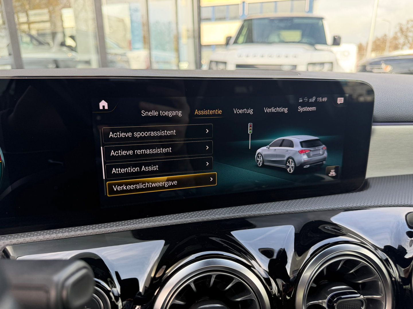 Mercedes-Benz A-Klasse 250 e AMG Pano|Memory|Ambientlight|ACC|218PK