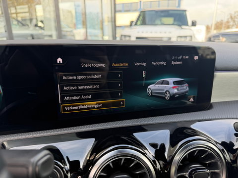 Mercedes-Benz A-Klasse 250 e AMG Pano|Memory|Ambientlight|ACC|218PK