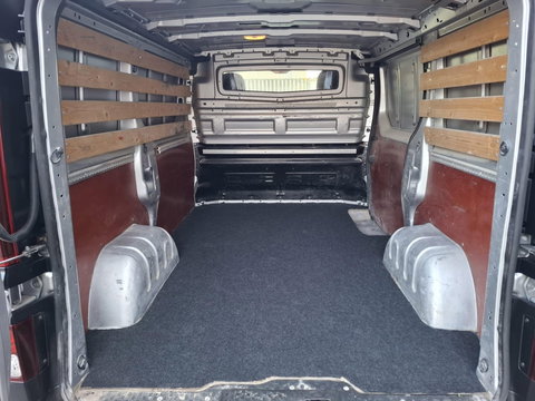 Renault Trafic 1.6 dCi T27 L1H1 Générique AIRCO / CRUISE CONTROLE / NAVI / TREKHAAK / EURO 6 / MARGE AUTO !!!