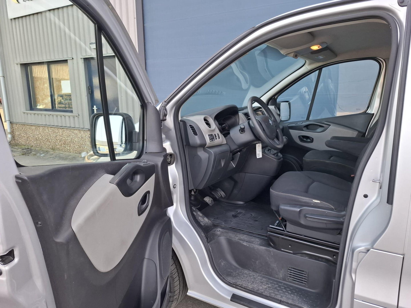 Renault Trafic 1.6 dCi T27 L1H1 Générique AIRCO / CRUISE CONTROLE / NAVI / TREKHAAK / EURO 6 / MARGE AUTO !!!