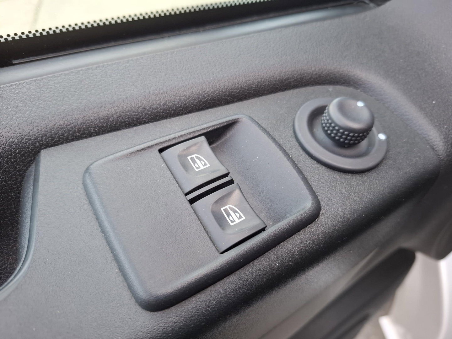 Renault Trafic 1.6 dCi T27 L1H1 Générique AIRCO / CRUISE CONTROLE / NAVI / TREKHAAK / EURO 6 / MARGE AUTO !!!