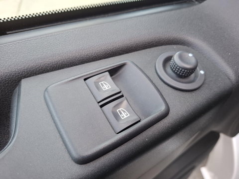 Renault Trafic 1.6 dCi T27 L1H1 Générique AIRCO / CRUISE CONTROLE / NAVI / TREKHAAK / EURO 6 / MARGE AUTO !!!