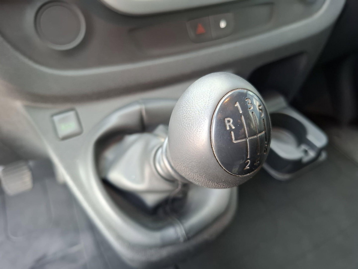 Renault Trafic 1.6 dCi T27 L1H1 Générique AIRCO / CRUISE CONTROLE / NAVI / TREKHAAK / EURO 6 / MARGE AUTO !!!