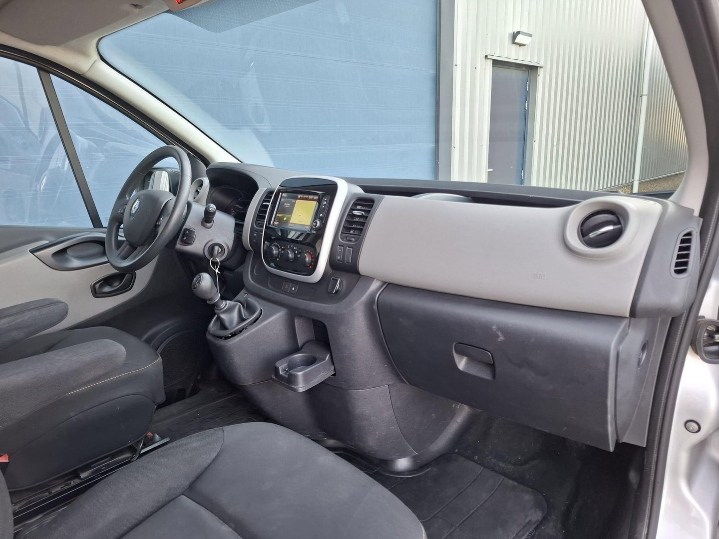 Renault Trafic 1.6 dCi T27 L1H1 Générique AIRCO / CRUISE CONTROLE / NAVI / TREKHAAK / EURO 6 / MARGE AUTO !!!