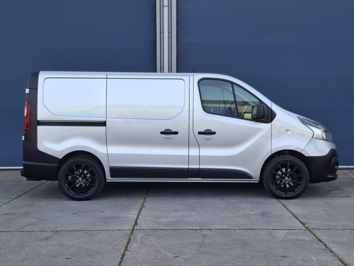 Renault Trafic 1.6 dCi T27 L1H1 Générique AIRCO / CRUISE CONTROLE / NAVI / TREKHAAK / EURO 6 / MARGE AUTO !!!