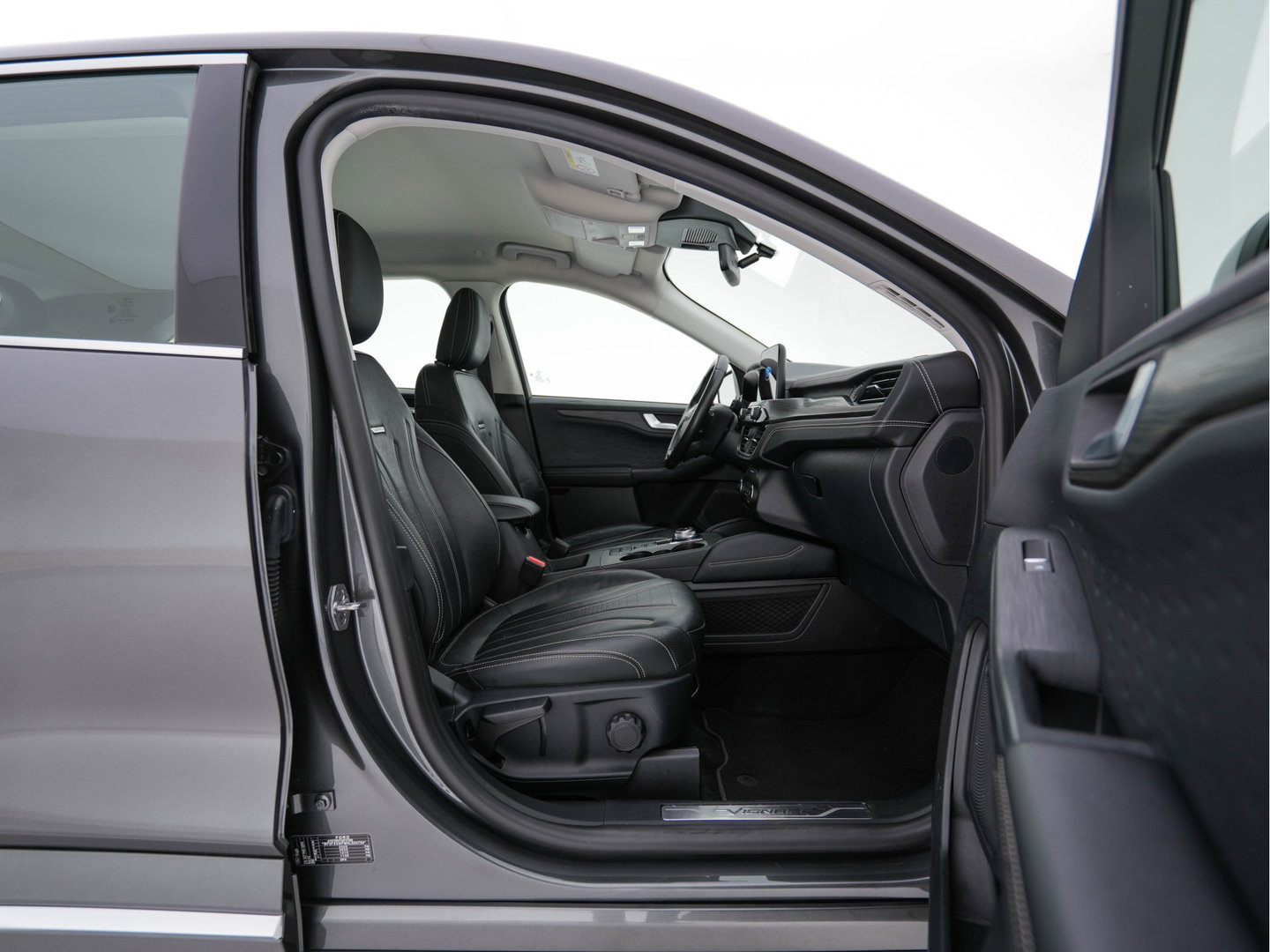 Ford Kuga 2.5 PHEV Vignale (Plug-In) (INCL-BTW) Aut. *HEAD-UP | LEATHER | DIGI-COCKPIT | FULL-LED | KEYLESS | DAB | CARPLAY | NAVI-FULLMAP | MEMORY-PACK | HEATED-COMFORTSEATS | PRIVACYGLASS | TOWBAR | 18''ALU*