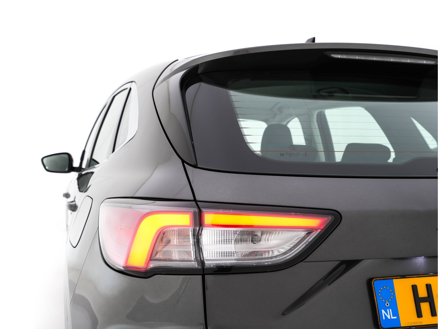 Ford Kuga 2.5 PHEV Vignale (Plug-In) (INCL-BTW) Aut. *HEAD-UP | LEATHER | DIGI-COCKPIT | FULL-LED | KEYLESS | DAB | CARPLAY | NAVI-FULLMAP | MEMORY-PACK | HEATED-COMFORTSEATS | PRIVACYGLASS | TOWBAR | 18''ALU*