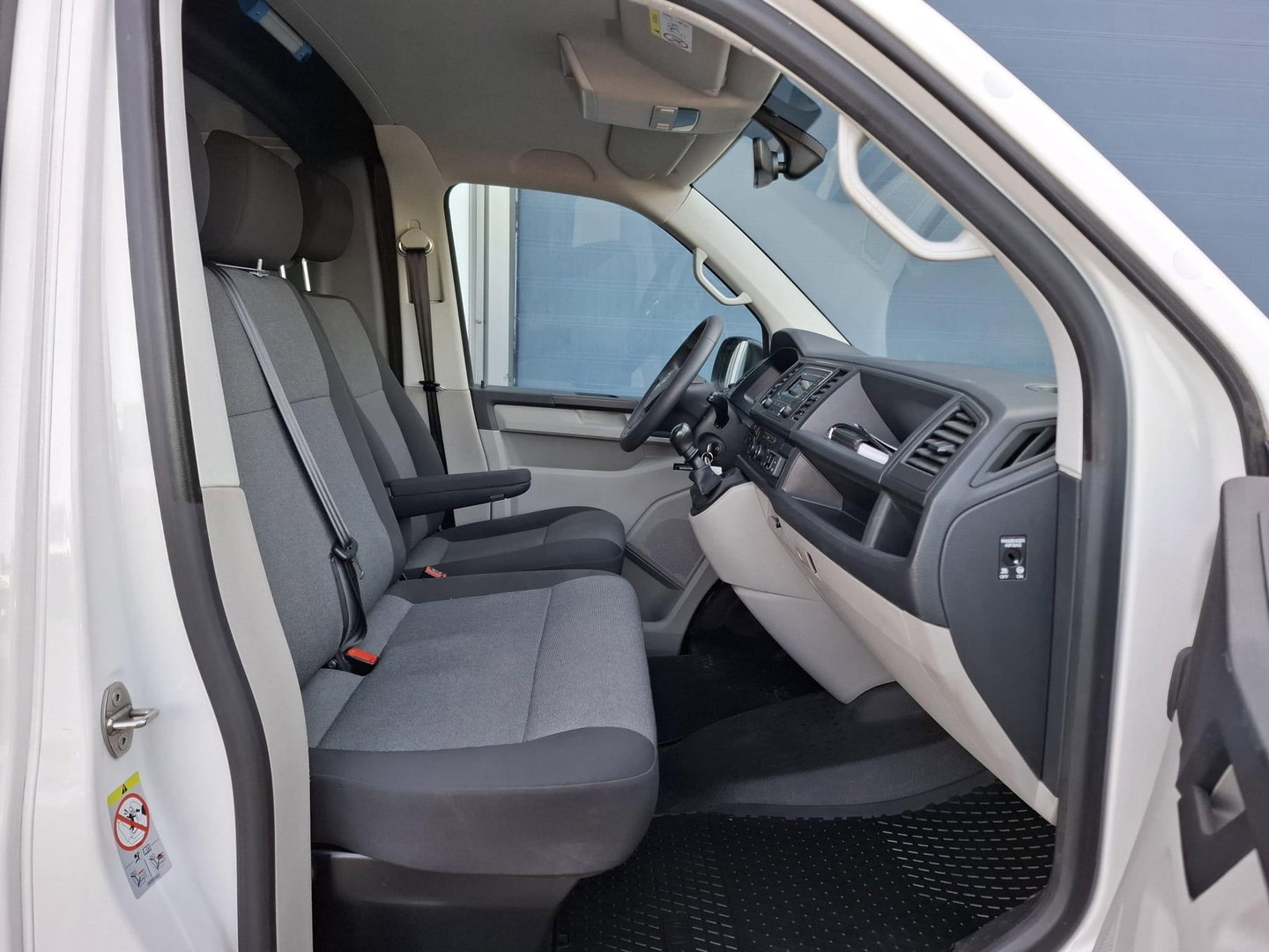 Volkswagen Transporter 2.0 TDI L1H1 Highline AIRCO / TREKHAAK / 3 ZITS / EURO 6 / N.A.P