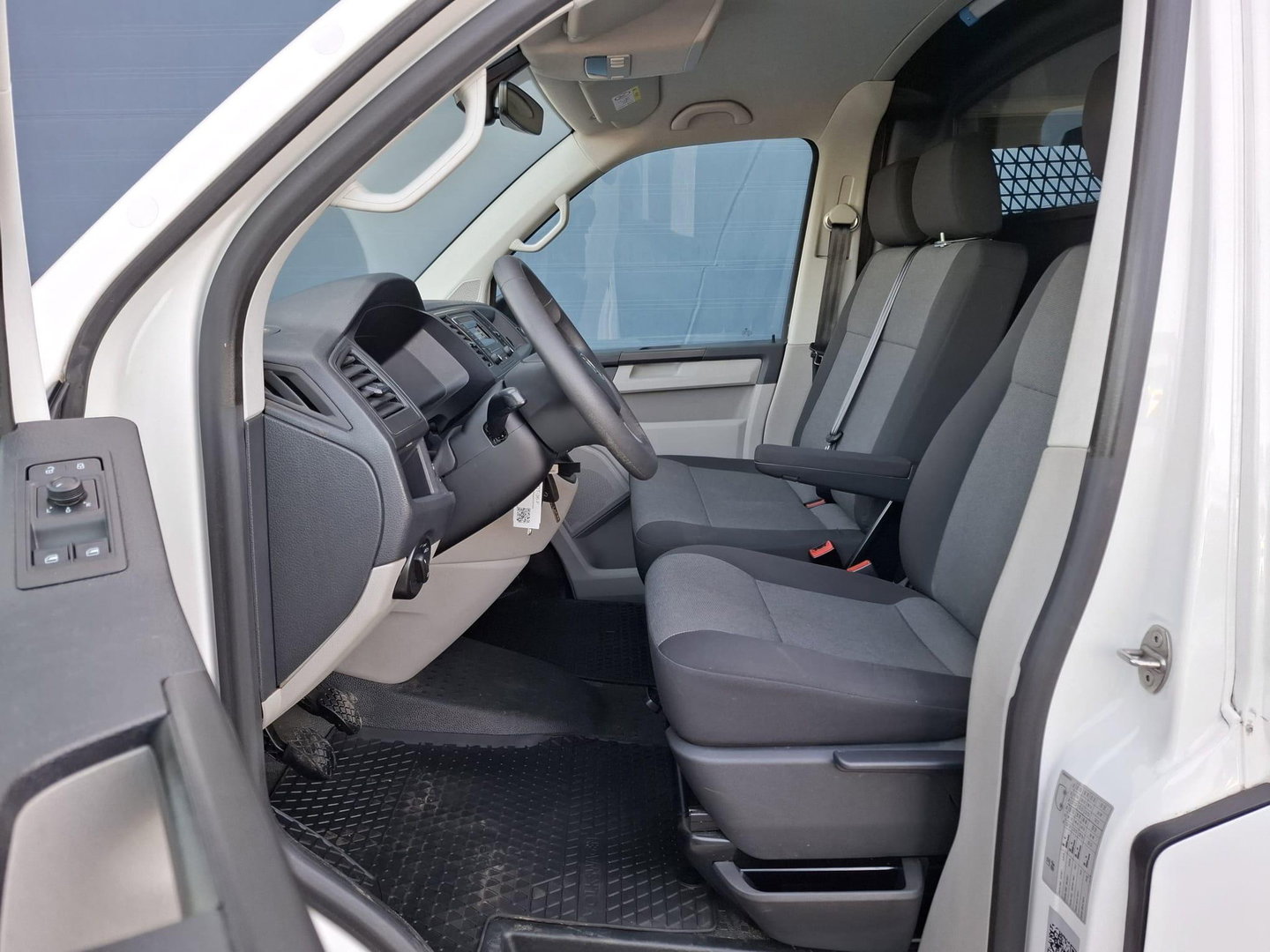 Volkswagen Transporter 2.0 TDI L1H1 Highline AIRCO / TREKHAAK / 3 ZITS / EURO 6 / N.A.P