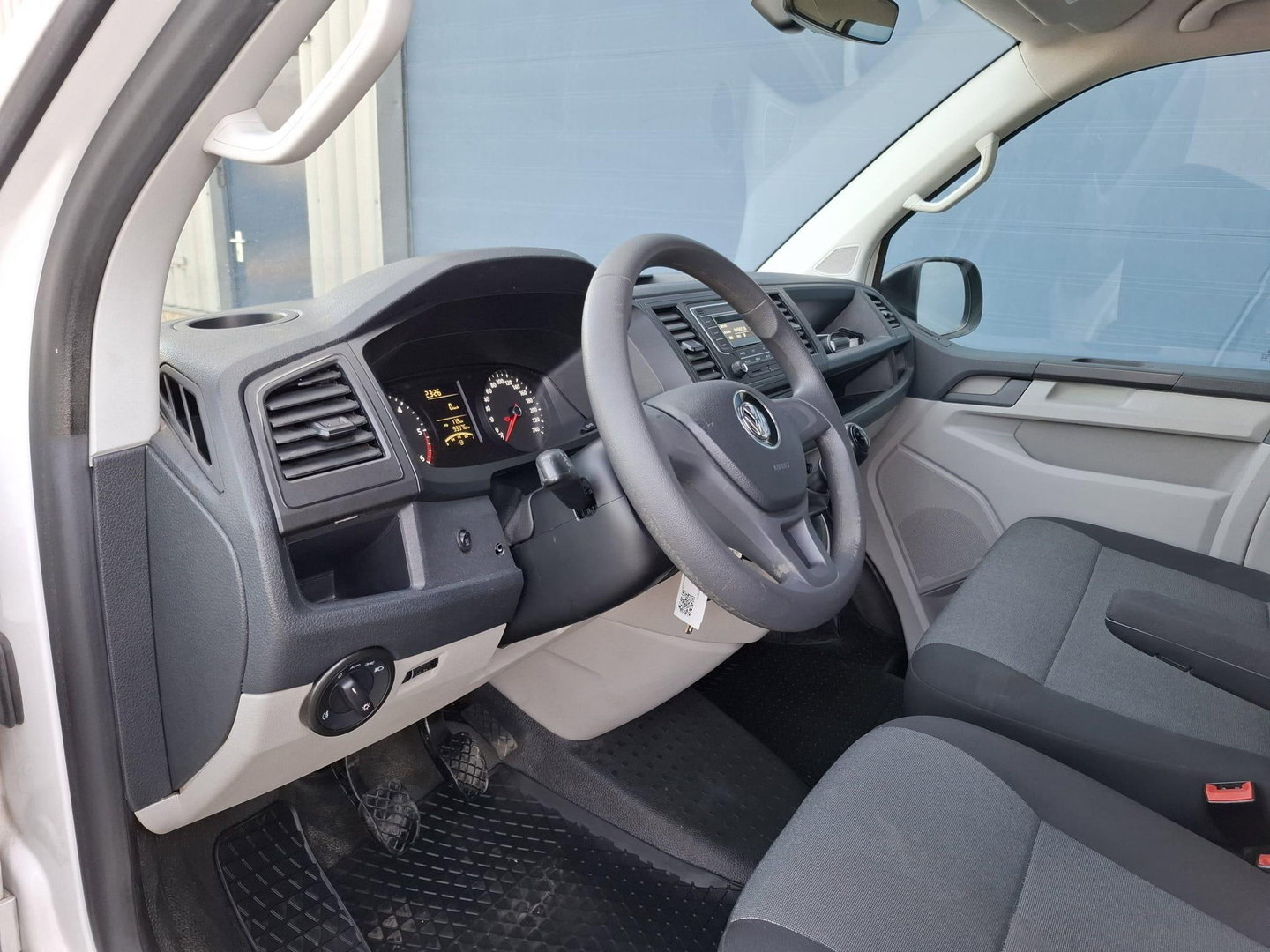 Volkswagen Transporter 2.0 TDI L1H1 Highline AIRCO / TREKHAAK / 3 ZITS / EURO 6 / N.A.P