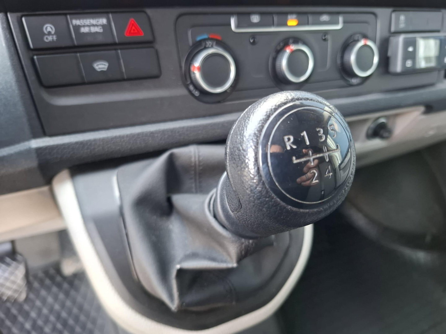 Volkswagen Transporter 2.0 TDI L1H1 Highline AIRCO / TREKHAAK / 3 ZITS / EURO 6 / N.A.P