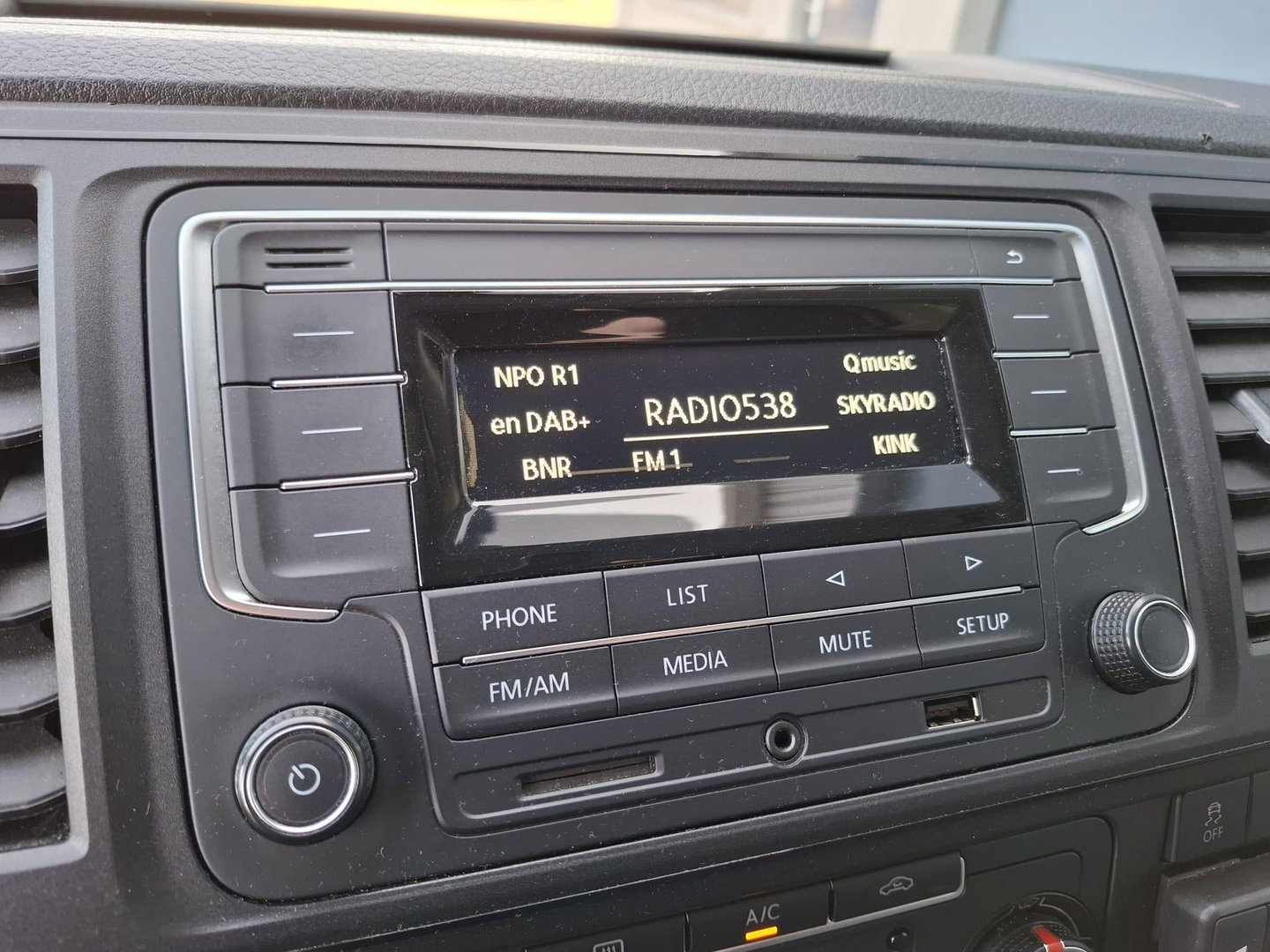 Volkswagen Transporter 2.0 TDI L1H1 Highline AIRCO / TREKHAAK / 3 ZITS / EURO 6 / N.A.P