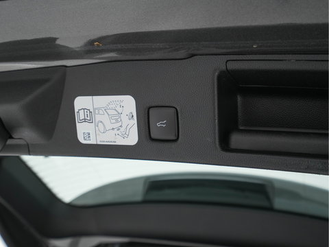 Ford Kuga 2.5 PHEV Vignale (Plug-In) (INCL-BTW) Aut. *HEAD-UP | LEATHER | DIGI-COCKPIT | FULL-LED | KEYLESS | DAB | CARPLAY | NAVI-FULLMAP | MEMORY-PACK | HEATED-COMFORTSEATS | PRIVACYGLASS | TOWBAR | 18''ALU*