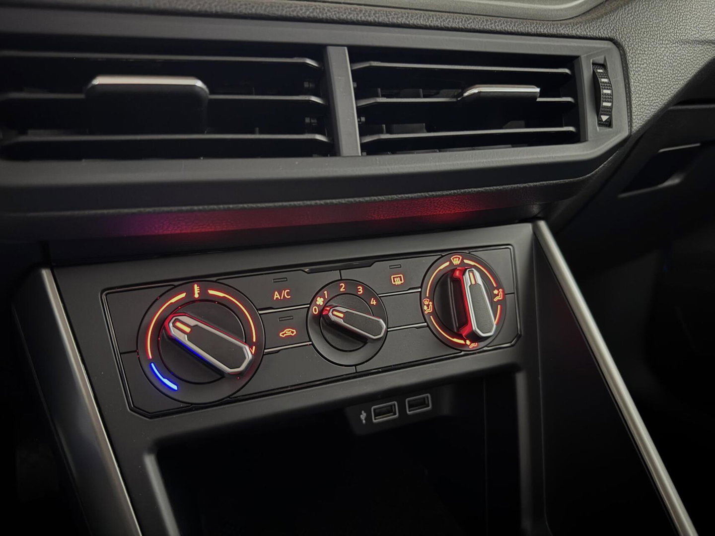 Volkswagen Polo 1.0 TSI Beats ACC Carplay NAP Trekh Navi