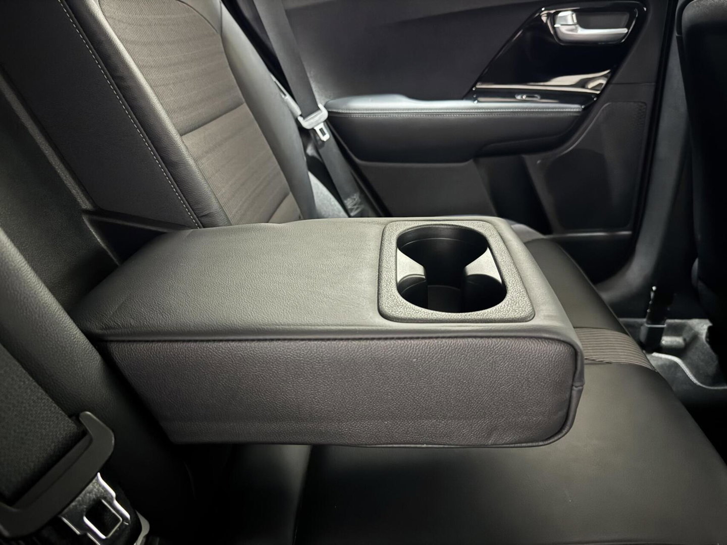 Kia Niro 1.6 GDi Hybrid DynamicLine Carplay Camera PDC NAP