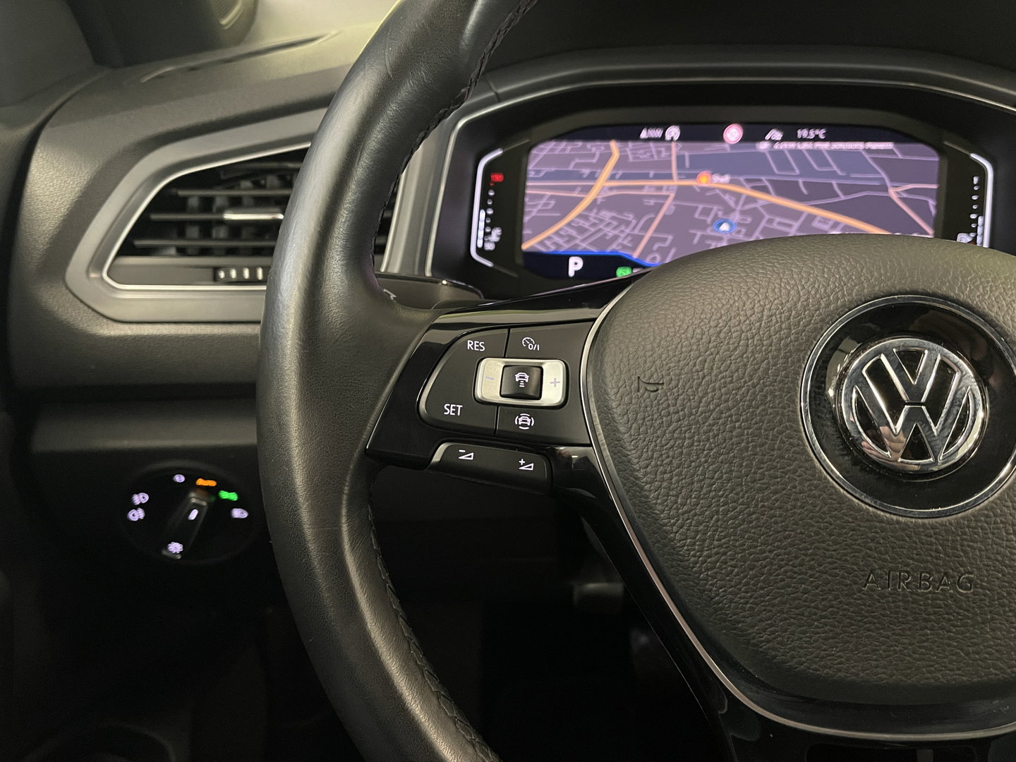 Volkswagen T-Roc Cabrio 1.5 TSI R-Line | Cruise Control | Stoelverwarming | Stuurwielverwarming | Apple carplay | Android Auto | Lichtmetaal |