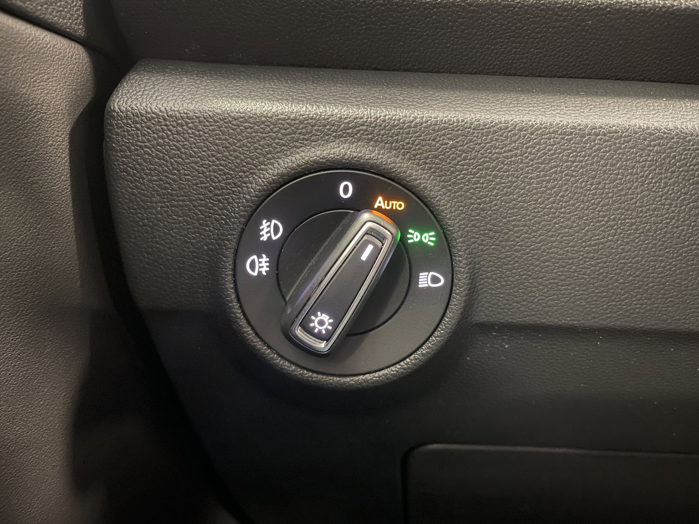 Volkswagen T-Roc Cabrio 1.5 TSI R-Line | Cruise Control | Stoelverwarming | Stuurwielverwarming | Apple carplay | Android Auto | Lichtmetaal |