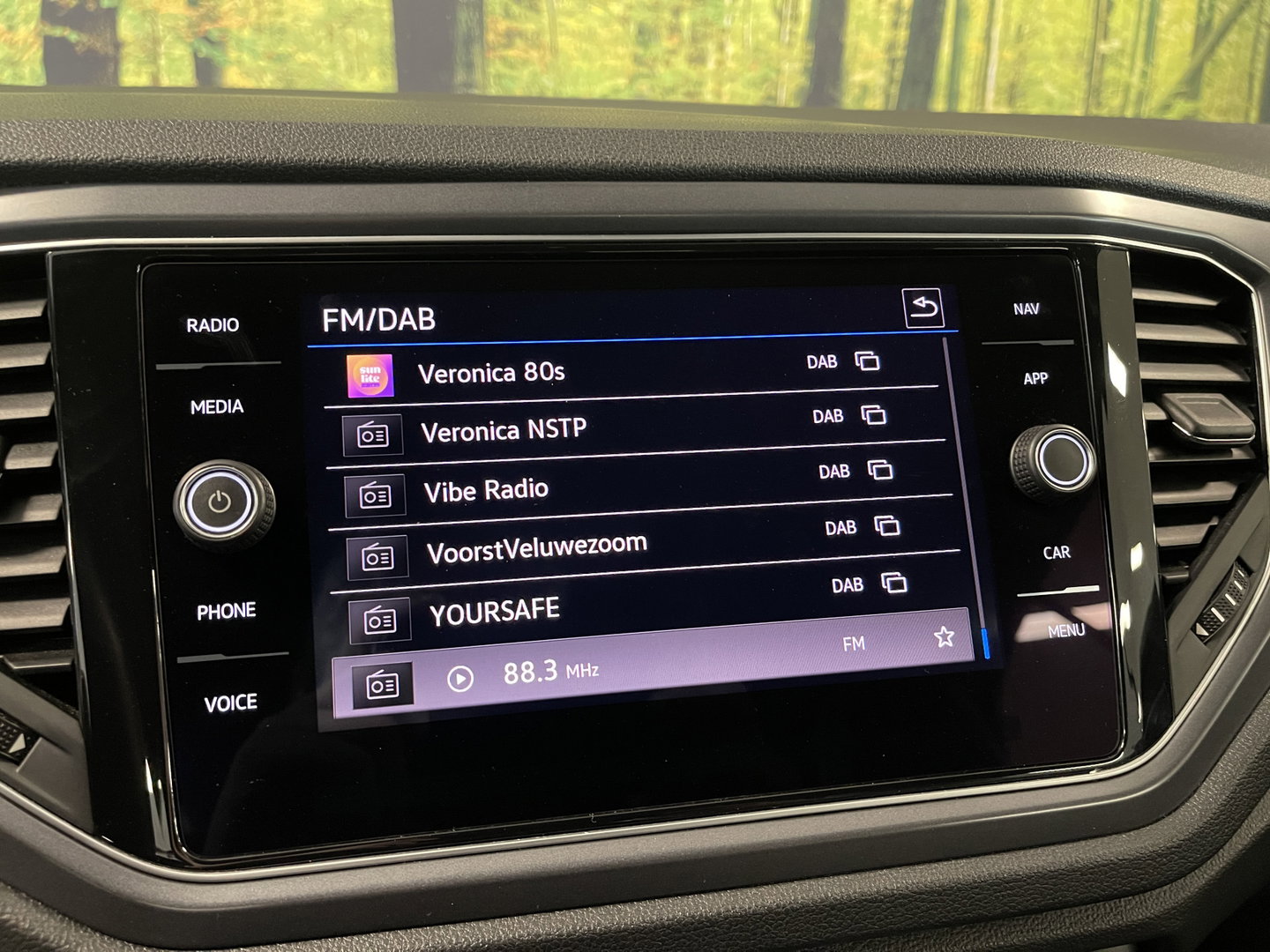 Volkswagen T-Roc Cabrio 1.5 TSI R-Line | Cruise Control | Stoelverwarming | Stuurwielverwarming | Apple carplay | Android Auto | Lichtmetaal |