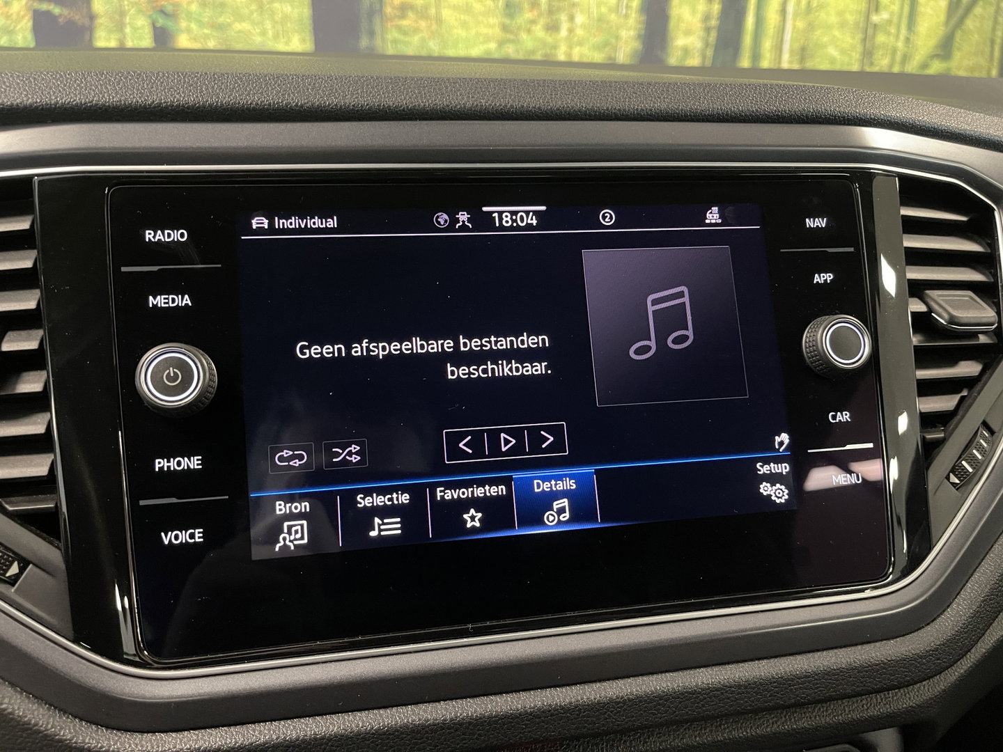 Volkswagen T-Roc Cabrio 1.5 TSI R-Line | Cruise Control | Stoelverwarming | Stuurwielverwarming | Apple carplay | Android Auto | Lichtmetaal |