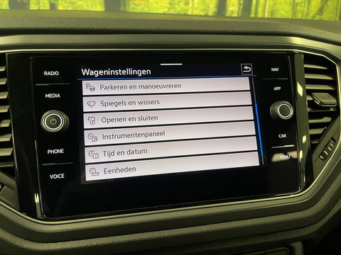 Volkswagen T-Roc Cabrio 1.5 TSI R-Line | Cruise Control | Stoelverwarming | Stuurwielverwarming | Apple carplay | Android Auto | Lichtmetaal |