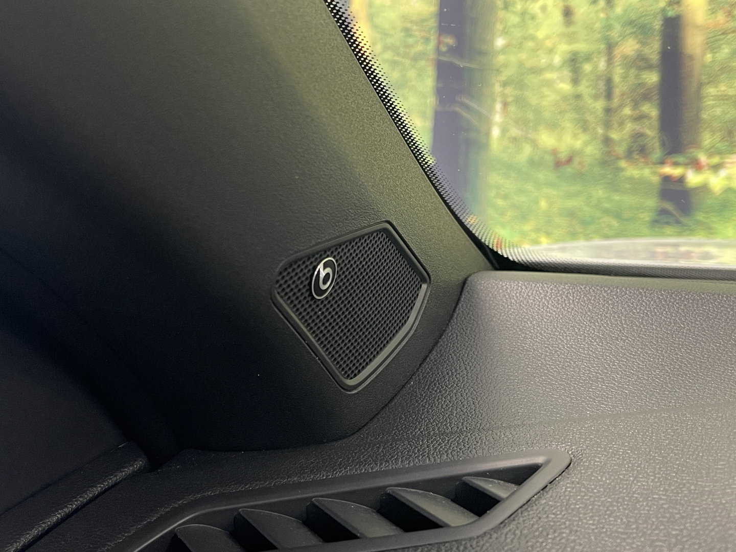 Volkswagen T-Roc Cabrio 1.5 TSI R-Line | Cruise Control | Stoelverwarming | Stuurwielverwarming | Apple carplay | Android Auto | Lichtmetaal |