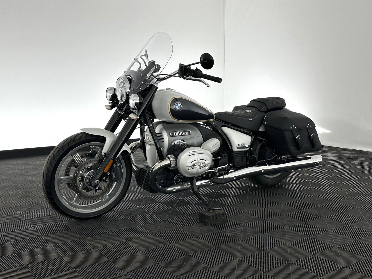 BMW R 18