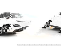 Hyundai Kona - EV Fashion 39 kWh [ 3-Fase ] {SOH-100%} (INCL-BTW) Aut. *HEAT-PUMP | NAVI-FULLMAP | DIGI-COCKPIT | FULL-LED | KRELL-AUDIO | LANE-ASSIST | KEYLESS | CAMERA | HEAD-UP | SHIFT-PADDLES | DAB | ADAPT.CRUISE | COMFORT-SEATS | 17 "ALU*