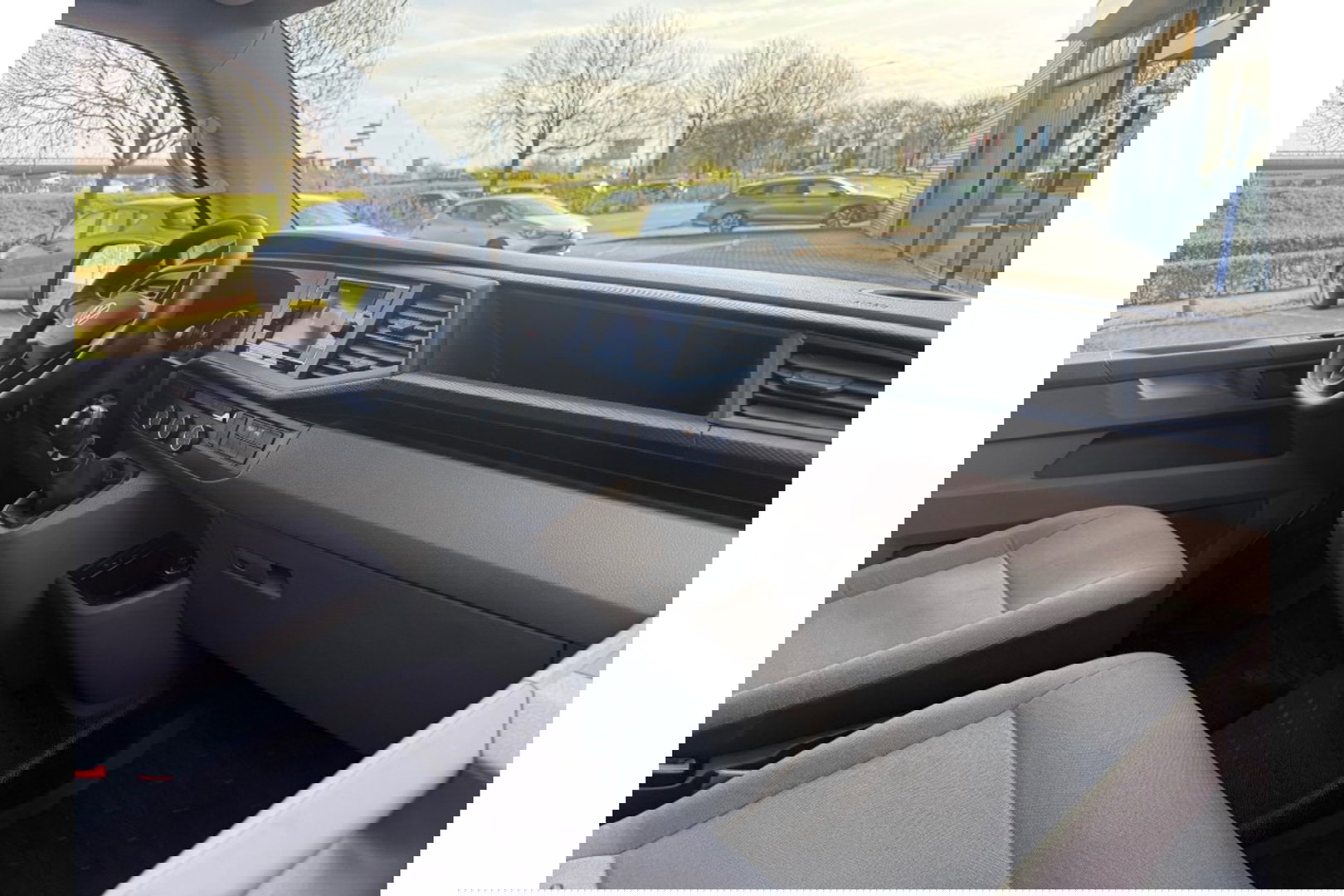 Volkswagen Transporter 2.0 TDI L1H1 BMT COMORT AIRCO 3 ZITPL CARPLAY PDC