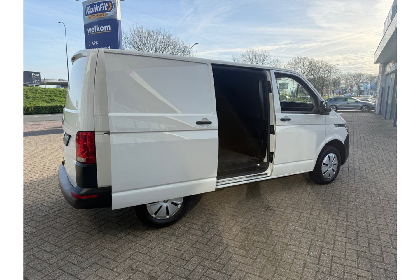 Volkswagen Transporter 2.0 TDI L1H1 BMT COMORT AIRCO 3 ZITPL CARPLAY PDC