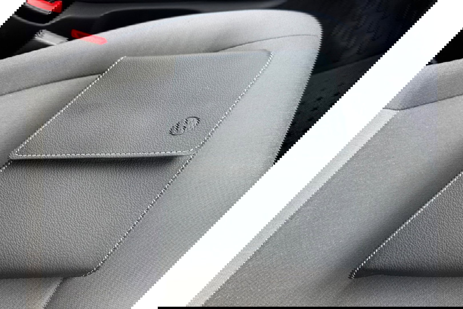 Volkswagen Transporter 2.0 TDI L1H1 BMT COMORT AIRCO 3 ZITPL CARPLAY PDC