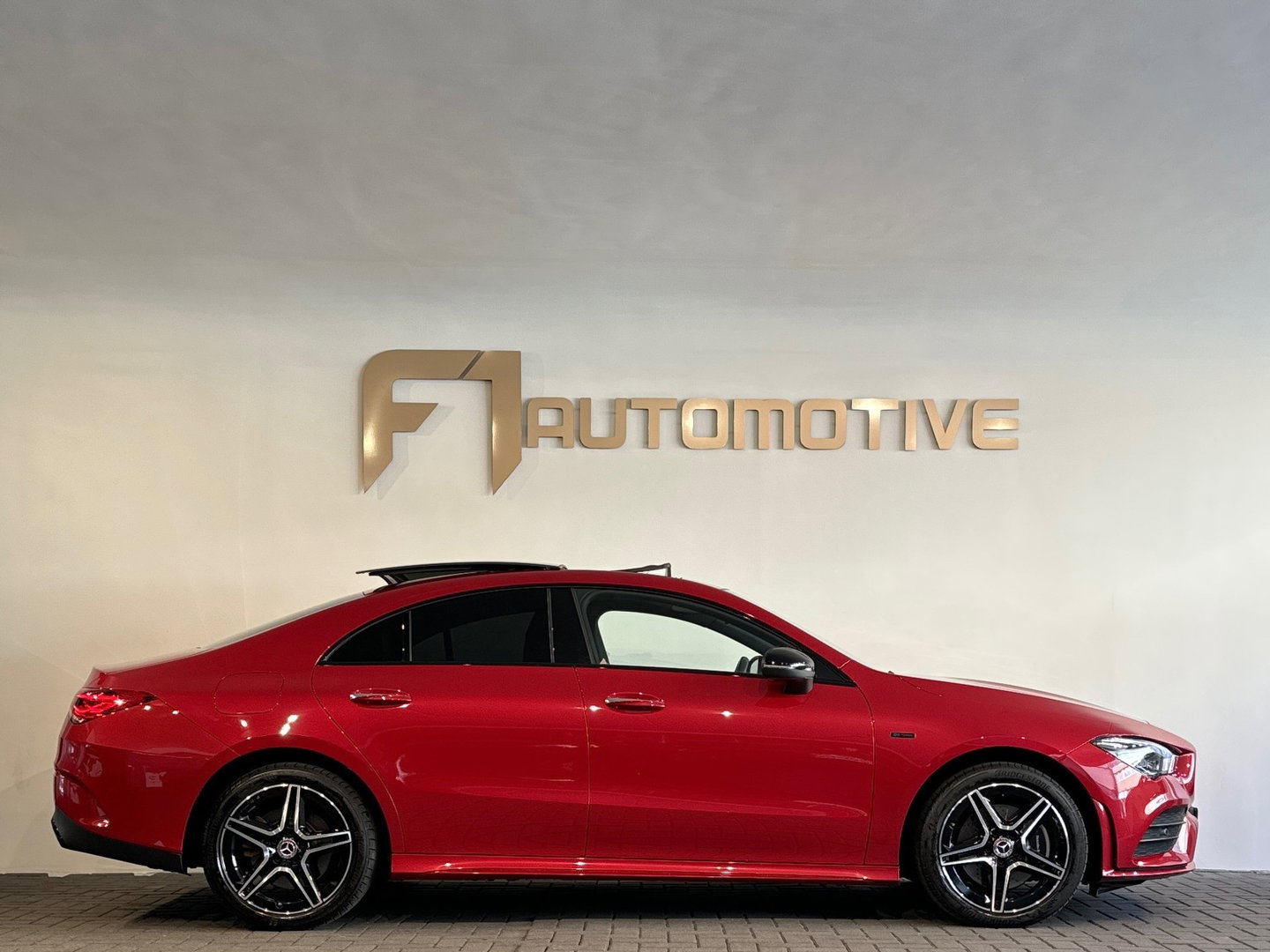 Mercedes-Benz CLA-Klasse 250 e AMG Pano|Memory|Sfeer|NL Auto