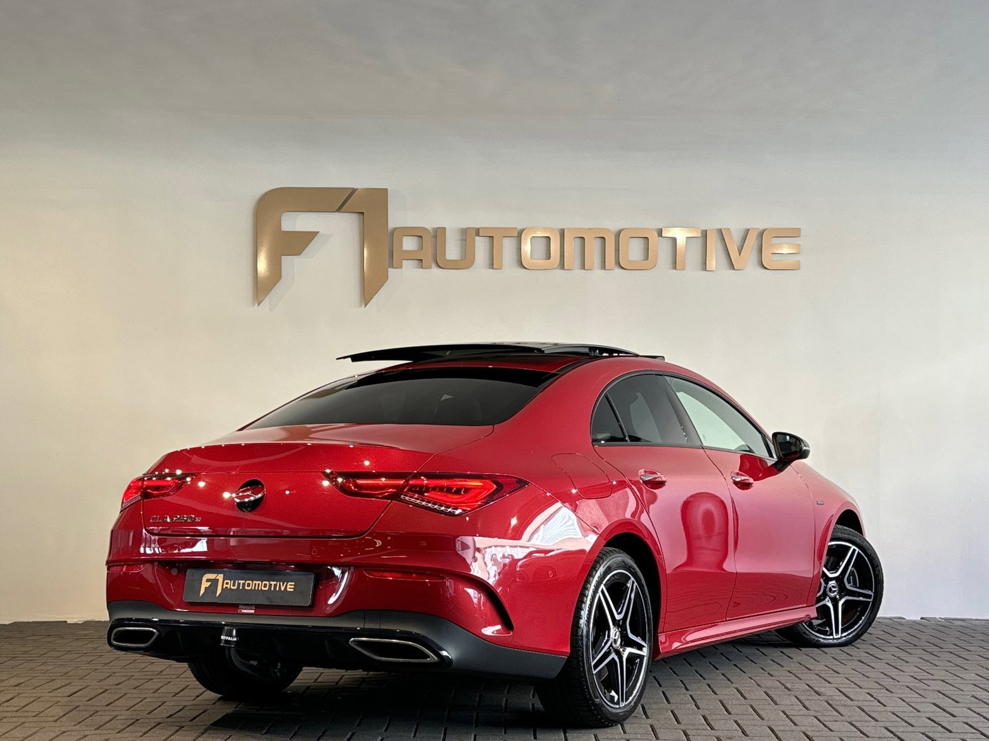 Mercedes-Benz CLA-Klasse 250 e AMG Pano|Memory|Sfeer|NL Auto