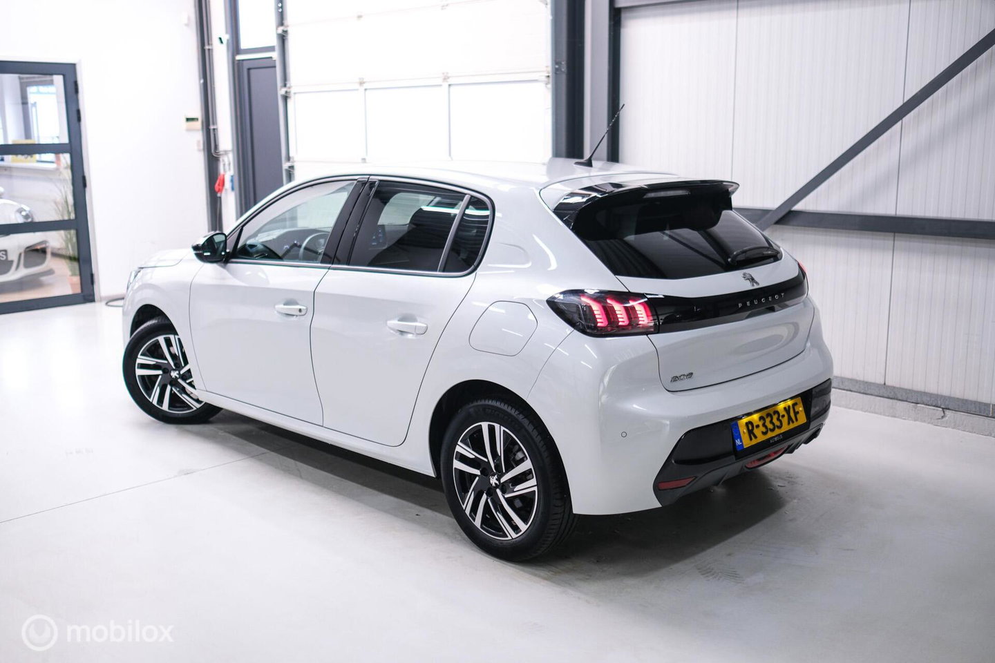 Peugeot 208 1.2 PureTech Allure Automaat | Camera | DAB | NAP NL auto | Rijklaar incl beurt |