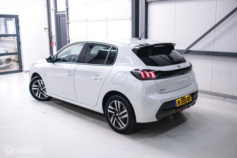 Peugeot 208 1.2 PureTech Allure Automaat | Camera | DAB | NAP NL auto | Rijklaar incl beurt |