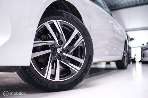 Peugeot 208 1.2 PureTech Allure Automaat | Camera | DAB | NAP NL auto | Rijklaar incl beurt |