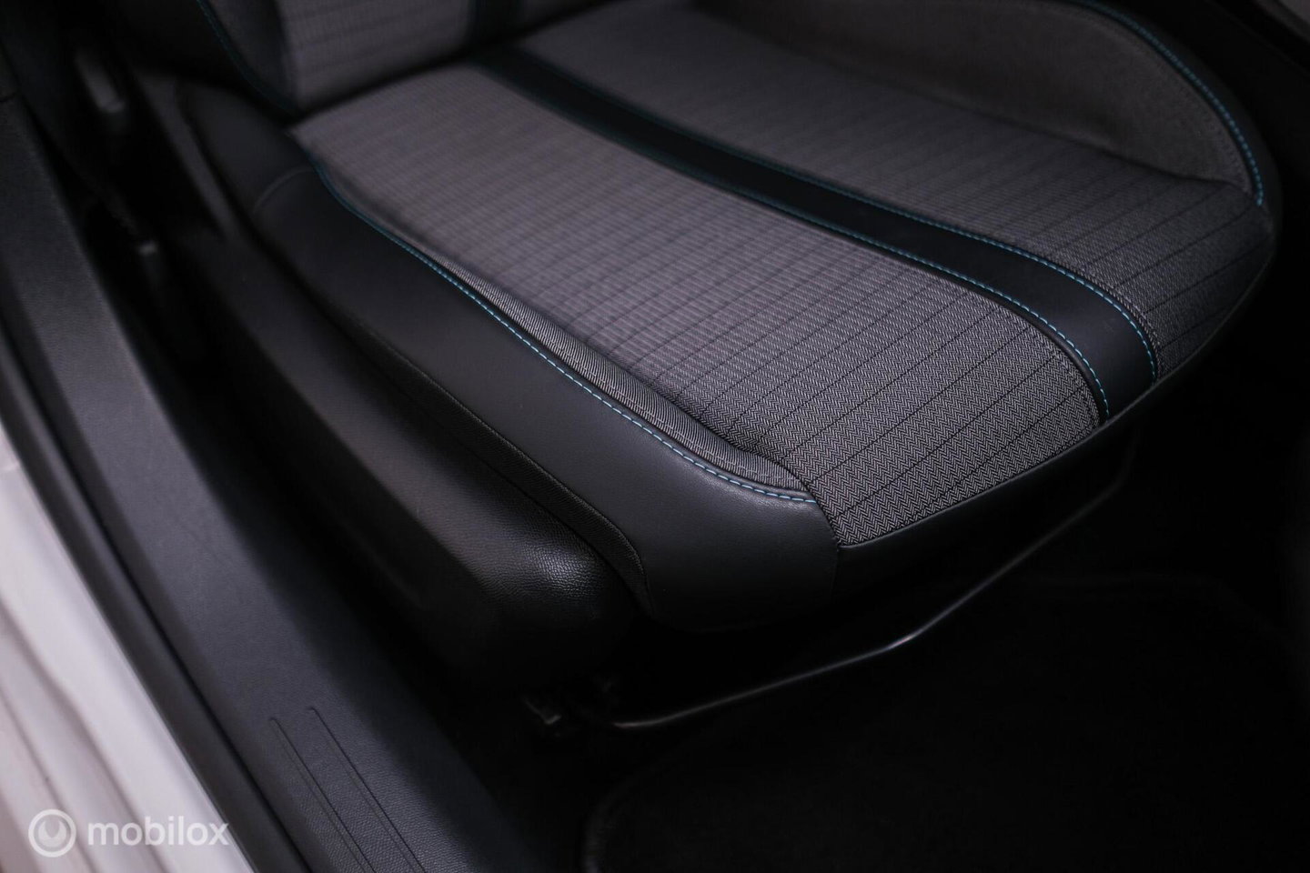 Peugeot 208 1.2 PureTech Allure Automaat | Camera | DAB | NAP NL auto | Rijklaar incl beurt |