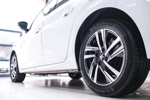 Peugeot 208 1.2 PureTech Allure Automaat | Camera | DAB | NAP NL auto | Rijklaar incl beurt |