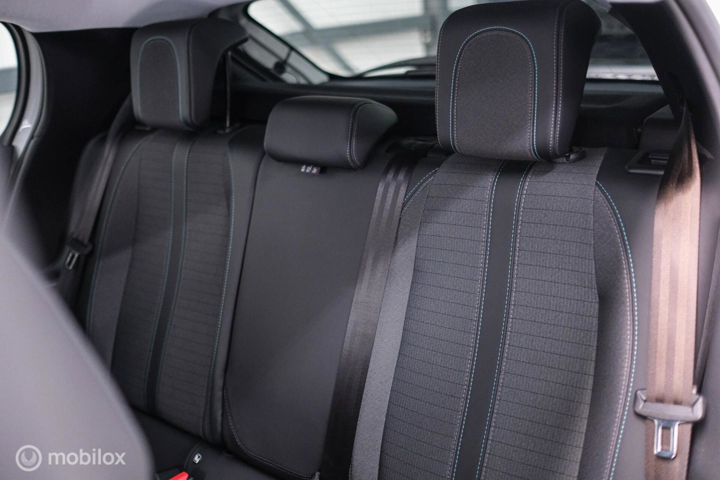 Peugeot 208 1.2 PureTech Allure Automaat | Camera | DAB | NAP NL auto | Rijklaar incl beurt |