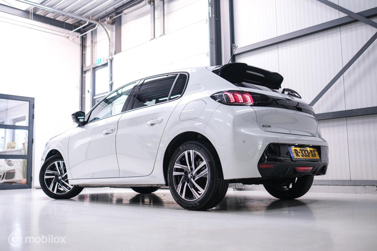 Peugeot 208 1.2 PureTech Allure Automaat | Camera | DAB | NAP NL auto | Rijklaar incl beurt |