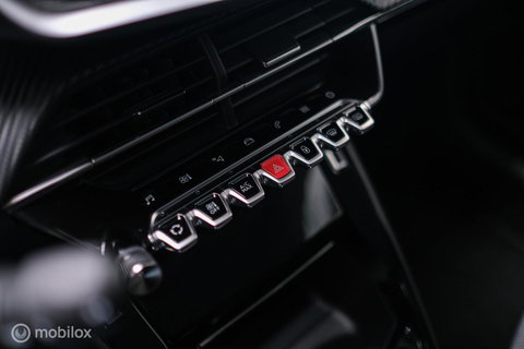 Peugeot 208 1.2 PureTech Allure Automaat | Camera | DAB | NAP NL auto | Rijklaar incl beurt |