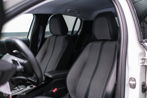 Peugeot 208 1.2 PureTech Allure Automaat | Camera | DAB | NAP NL auto | Rijklaar incl beurt |