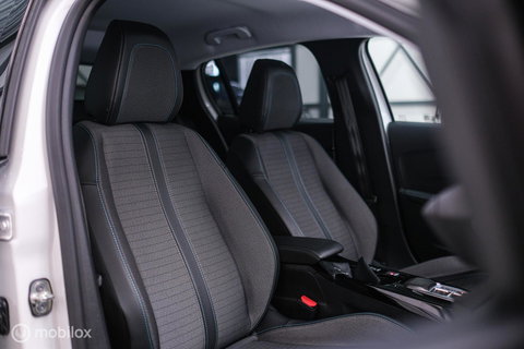 Peugeot 208 1.2 PureTech Allure Automaat | Camera | DAB | NAP NL auto | Rijklaar incl beurt |