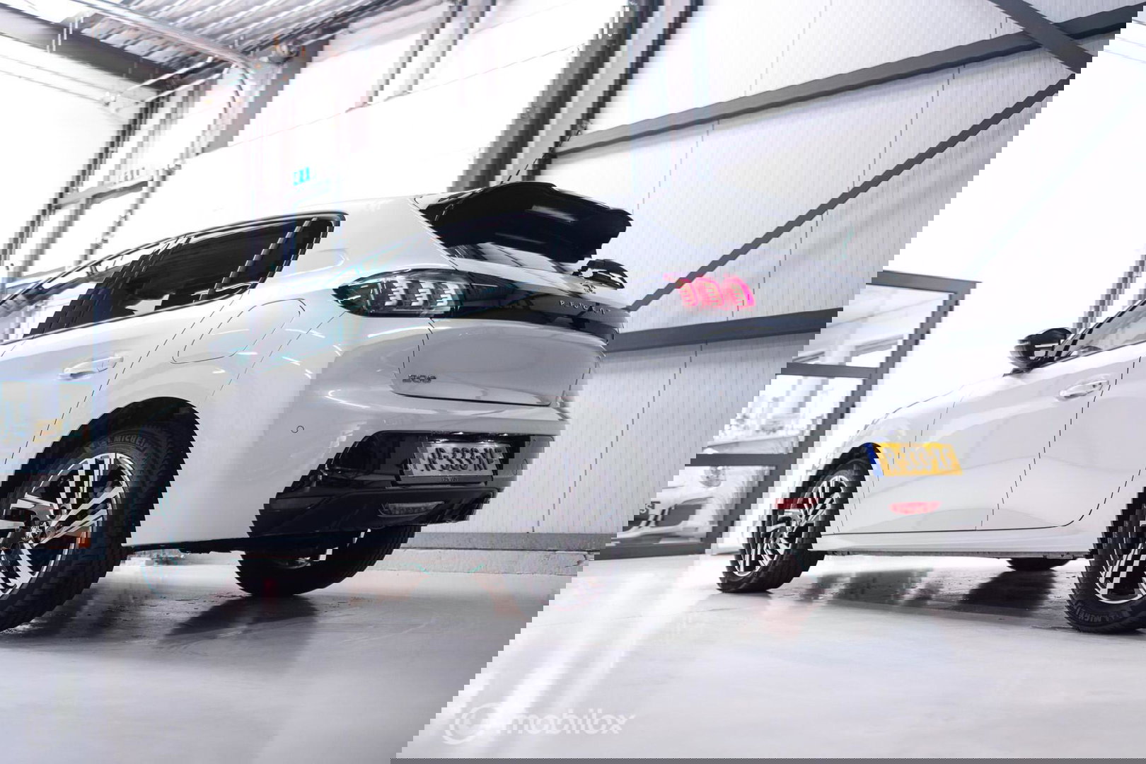 Peugeot 208 1.2 PureTech Allure Automaat | Camera | DAB | NAP NL auto | Rijklaar incl beurt |